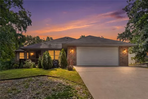 7 Congleton Cir, Bella Vista, AR 72714