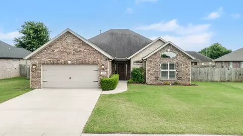 4823 W Homespun Dr, Fayetteville, AR 72704