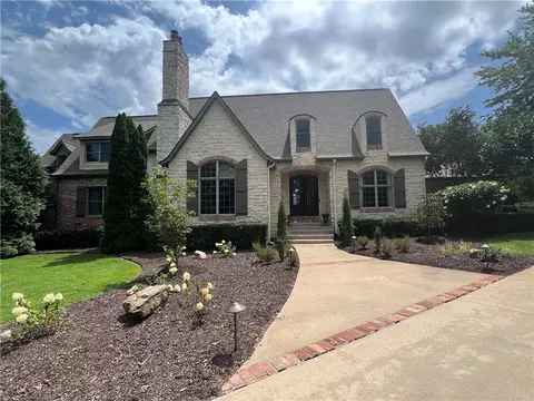 3448 N Oakland Zion Rd, Fayetteville, AR 72703