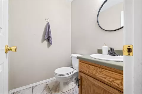 Bath - 3611 Shields Dr, Harrison, AR 72601 photo 3 of 3