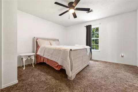 Bedroom - 3611 Shields Dr, Harrison, AR 72601 photo 3 of 4