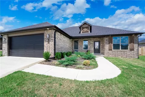 872 Round Top St, Prairie Grove, AR 72753