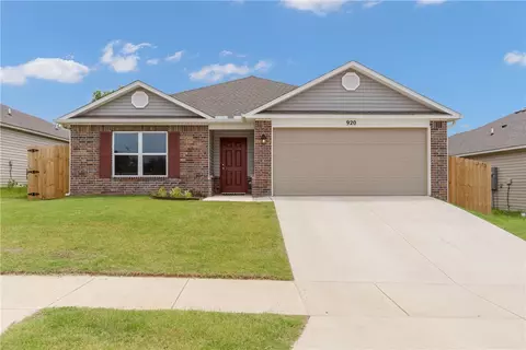 920 S Brambling Ln, Fayetteville, AR 72701