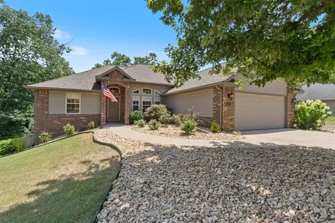 4 Brougham Ln, Bella Vista, AR 72714