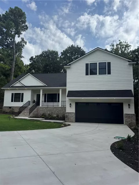 409 Patricia Ln, Fayetteville, AR 72703