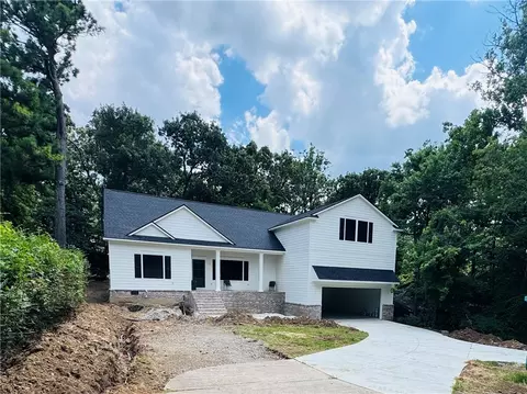 409 Patricia Ln, Fayetteville, AR 72703