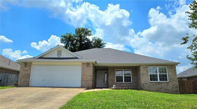 908 SW Cheyenne Dr, Bentonville, AR 72712