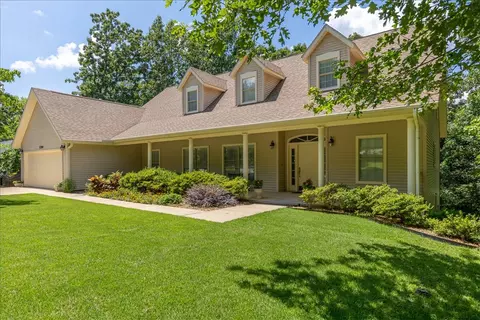 1700 N Applebury Dr, Fayetteville, AR 72701
