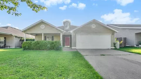 4332 Serviceberry Dr, Fayetteville, AR 72704