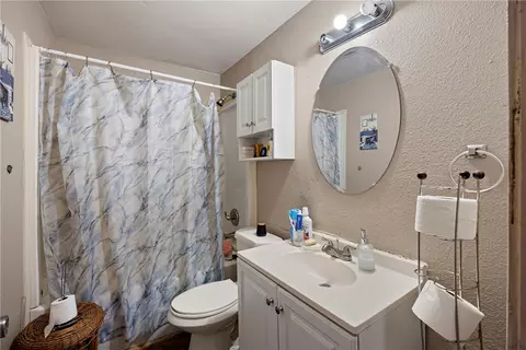 Bath - 820 822 Pine St, Conway, AR 72032 photo 2 of 2