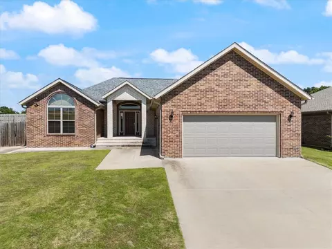 1901 N Midland Knoll Ct, Siloam Springs, AR 72761