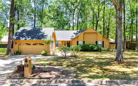 405 Muscadine Ln, Russellville, AR 72801
