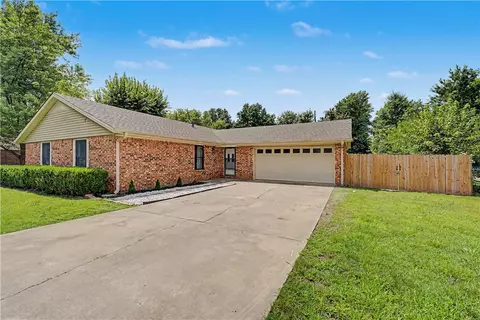 Exterior - 301 Wright Ave, Springdale, AR 72764 photo 2 of 6