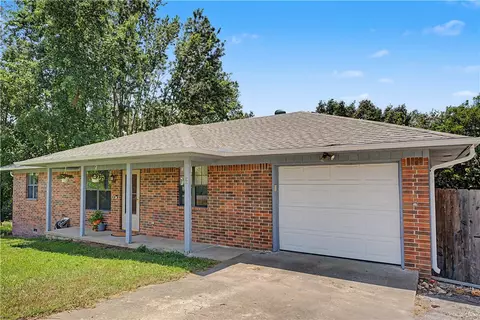 8 Dillow Ln, Bella Vista, AR 72714