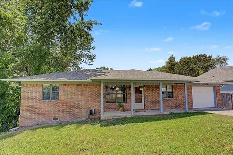 8 Dillow Ln, Bella Vista, AR 72714