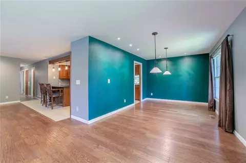 Living - 809 Summit Loop, Rogers, AR 72756 photo 4 of 5