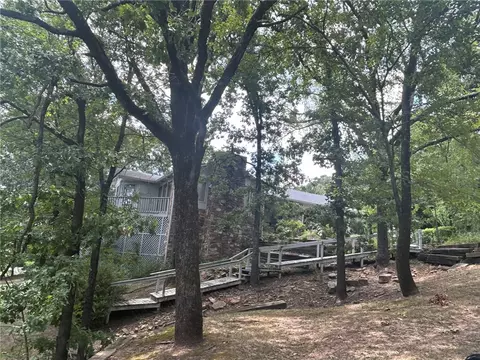 61 Abbey Rd, Russellville, AR 72802