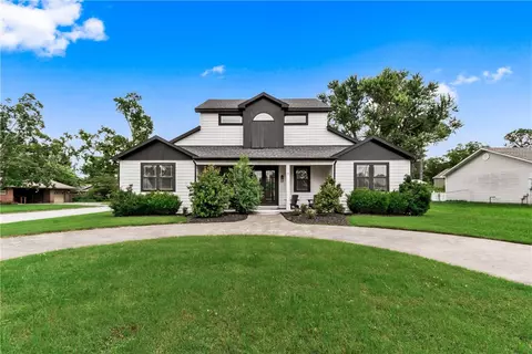 212 NW G St, Bentonville, AR 72712