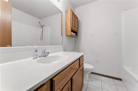 Bath - 604 Bliss Cir, Centerton, AR 72719 photo 3 of 3