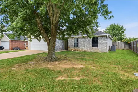 Exterior - 604 Bliss Cir, Centerton, AR 72719 photo 4 of 5