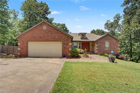 5 Queensborough Dr, Bella Vista, AR 72715