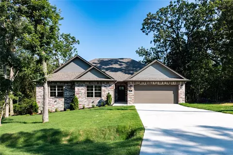 8 Strathdon Ln, Bella Vista, AR 72715