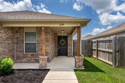 1349 S Kingfisher Ln, Fayetteville, AR 72701
