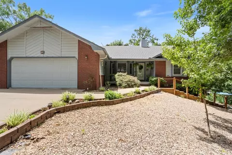 24 Brucker Dr, Bella Vista, AR 72715