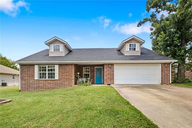 8 Hebrides Dr, Bella Vista, AR 72715