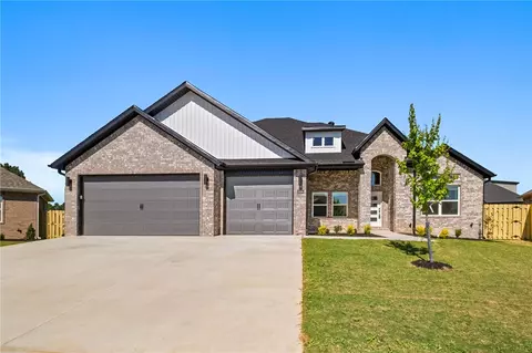 2204 Charles St, Pea Ridge, AR 72751