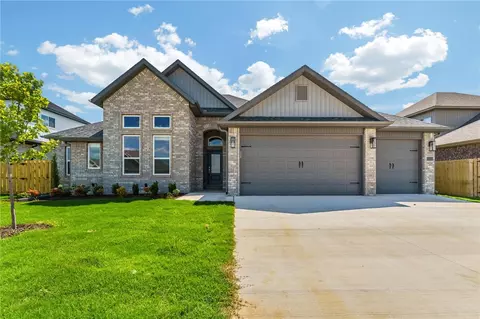 2208 Charles St, Pea Ridge, AR 72751