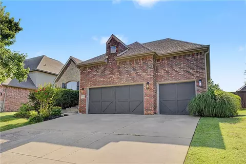 5200 Blaire Mont Rd, Bentonville, AR 72713