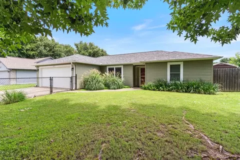 1375 Justin Ct, Siloam Springs, AR 72761