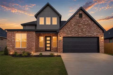 6802 SW Orange Ave, Bentonville, AR 72713