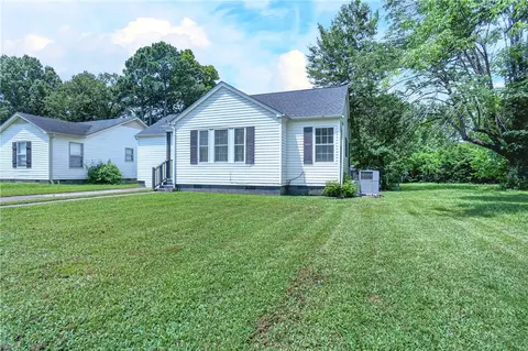 208 S Laredo Ave, Russellville, AR 72801
