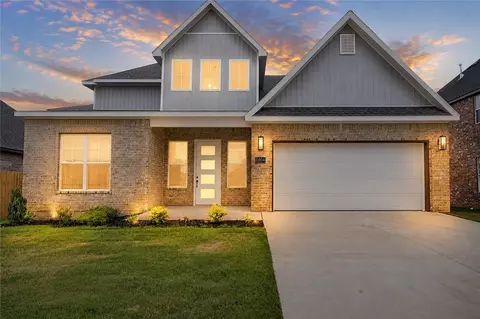 6804 Orange Ave, Bentonville, AR 72713