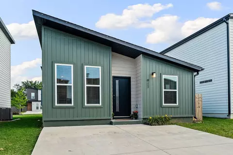911 States Ave, Bentonville, AR 72713