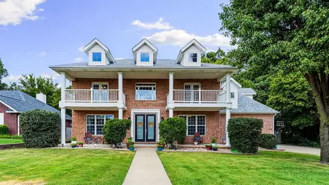 1402 Barberry Ln, Bentonville, AR 72712