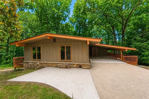 17 Wentworth Dr, Bella Vista, AR 72715