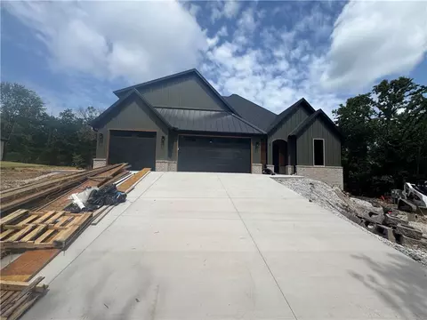 5 Nairn Ln, Bella Vista, AR 72715