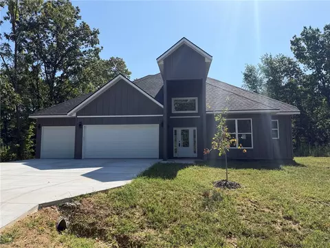 41 S Cheshnut Dr, Bella Vista, AR 72714