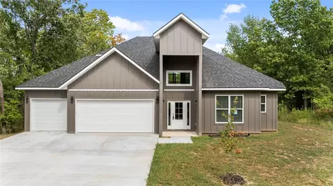 41 S Cheshnut Dr, Bella Vista, AR 72714