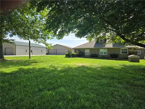 16159 Farm Road 2147, Cassville, MO 65625