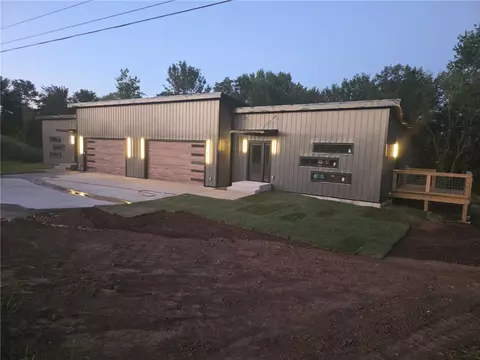 1535 N Eisenhower, Monett, MO 65708 photo 2