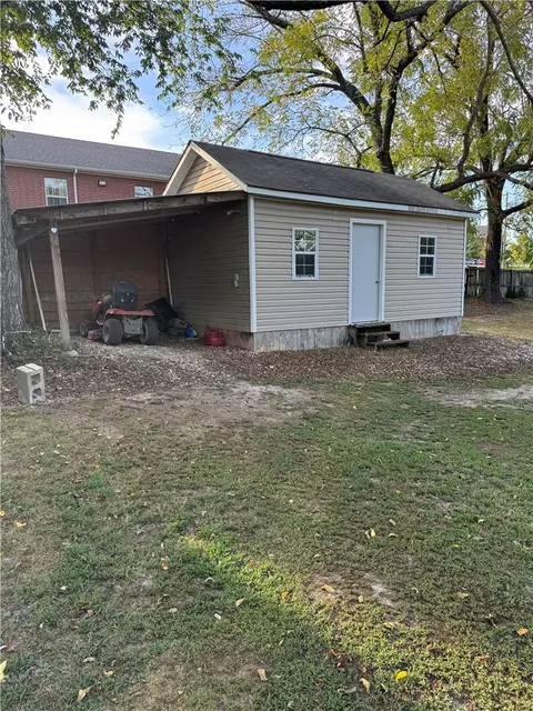 Exterior - 1002 N Robinson, Harrison, AR 72601 photo 10 of 12