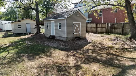 Exterior - 1002 N Robinson, Harrison, AR 72601 photo 5 of 12