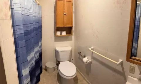 Bath - 1002 N Robinson, Harrison, AR 72601 photo 1 of 2