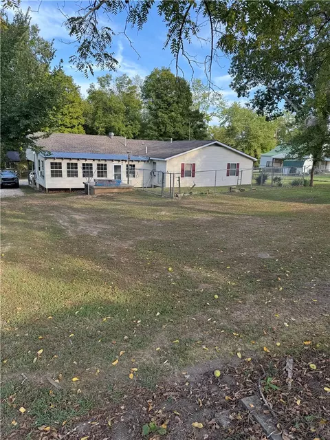 Exterior - 1002 N Robinson, Harrison, AR 72601 photo 12 of 12