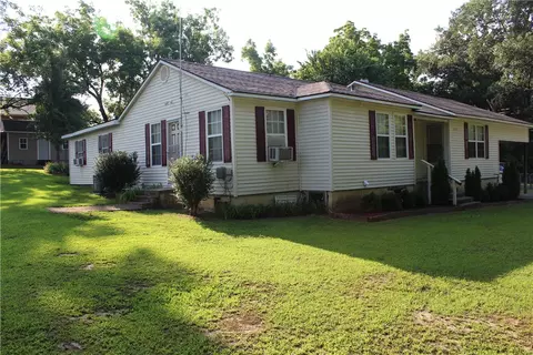Exterior - 1002 N Robinson, Harrison, AR 72601 photo 1 of 12