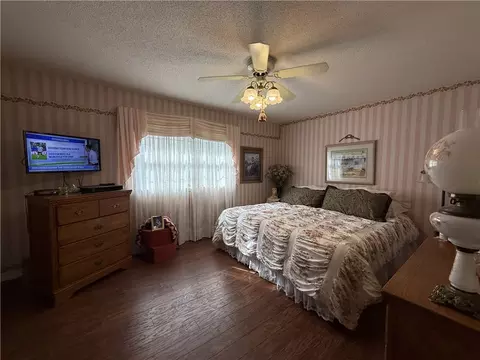 Bedroom - 607 Skyline Dr, Harrison, AR 72601 photo 1 of 4
